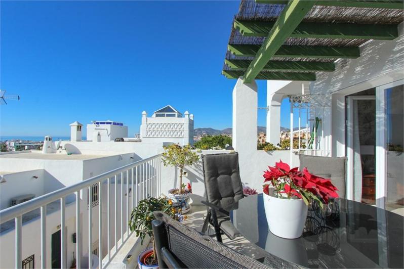 Amazing 3 Bedroom Townhouse In Nerja Exteriör bild