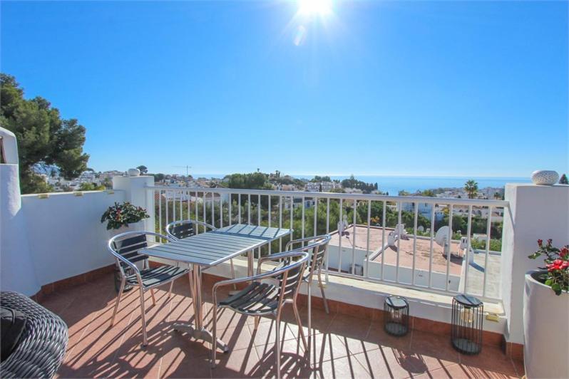 Amazing 3 Bedroom Townhouse In Nerja Exteriör bild